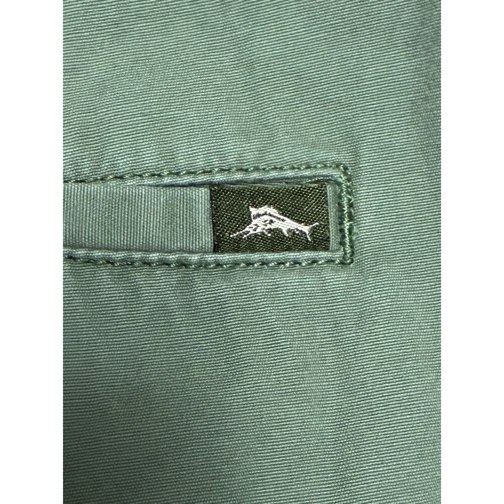 Tommy Bahama Men’s Green Cargo Shorts Size Large - Picture 3 of 4